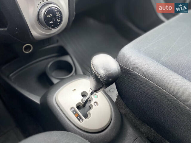 Красный Тойота Ярис, объемом двигателя 1.3 л и пробегом 138 тыс. км за 5899 $, фото 11 на Automoto.ua