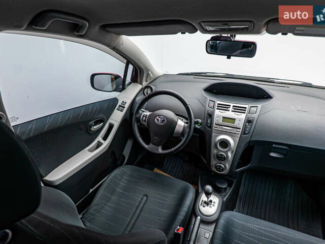 Красный Тойота Ярис, объемом двигателя 1.3 л и пробегом 186 тыс. км за 5425 $, фото 10 на Automoto.ua