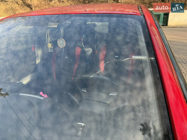 Красный Тойота Ярис, объемом двигателя 1.3 л и пробегом 158 тыс. км за 5200 $, фото 5 на Automoto.ua