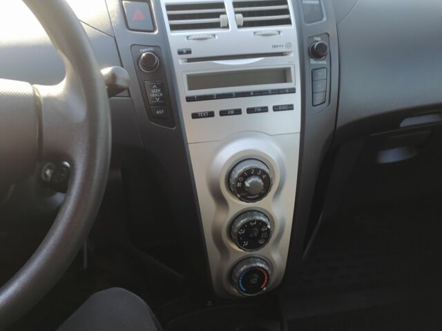 Красный Тойота Ярис, объемом двигателя 1 л и пробегом 190 тыс. км за 5200 $, фото 1 на Automoto.ua