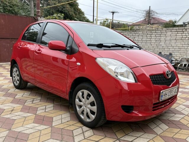 Красный Тойота Ярис, объемом двигателя 1.3 л и пробегом 142 тыс. км за 6000 $, фото 3 на Automoto.ua