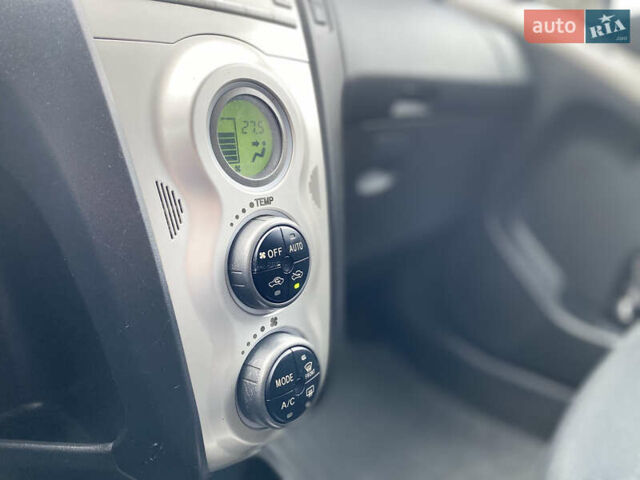 Красный Тойота Ярис, объемом двигателя 1.3 л и пробегом 138 тыс. км за 5899 $, фото 10 на Automoto.ua