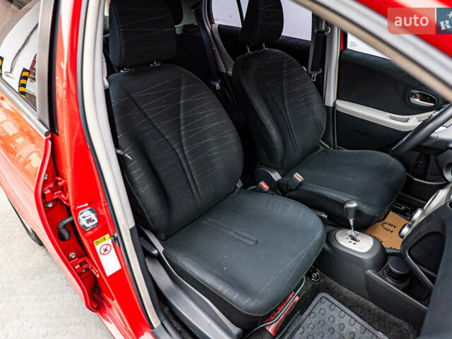 Красный Тойота Ярис, объемом двигателя 1.3 л и пробегом 186 тыс. км за 5425 $, фото 16 на Automoto.ua