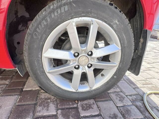 Красный Тойота Ярис, объемом двигателя 0 л и пробегом 95 тыс. км за 5700 $, фото 5 на Automoto.ua