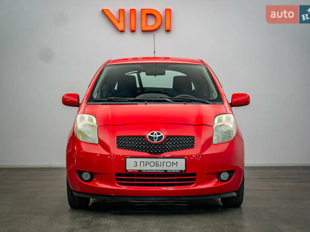 Красный Тойота Ярис, объемом двигателя 1.3 л и пробегом 186 тыс. км за 5425 $, фото 4 на Automoto.ua