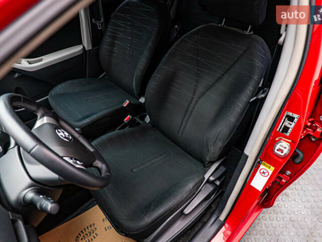 Красный Тойота Ярис, объемом двигателя 1.3 л и пробегом 186 тыс. км за 5425 $, фото 8 на Automoto.ua