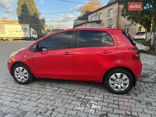 Красный Тойота Ярис, объемом двигателя 1.3 л и пробегом 121 тыс. км за 5800 $, фото 7 на Automoto.ua