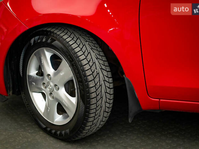 Красный Тойота Ярис, объемом двигателя 1.3 л и пробегом 186 тыс. км за 5425 $, фото 7 на Automoto.ua