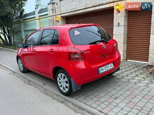 Червоний Тойота Яріс, об'ємом двигуна 1.3 л та пробігом 185 тис. км за 5300 $, фото 4 на Automoto.ua