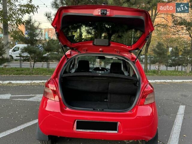 Красный Тойота Ярис, объемом двигателя 1.3 л и пробегом 140 тыс. км за 5900 $, фото 10 на Automoto.ua