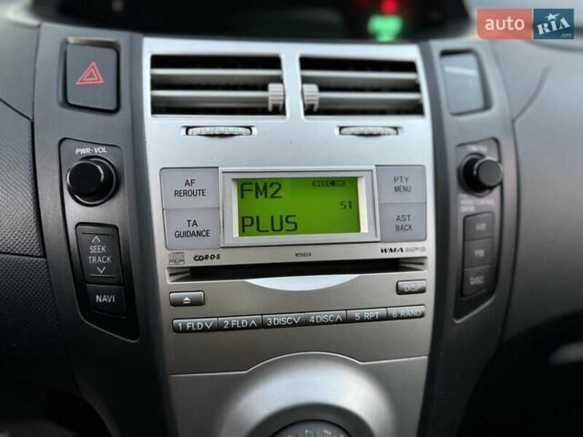 Красный Тойота Ярис, объемом двигателя 1.3 л и пробегом 140 тыс. км за 5900 $, фото 18 на Automoto.ua