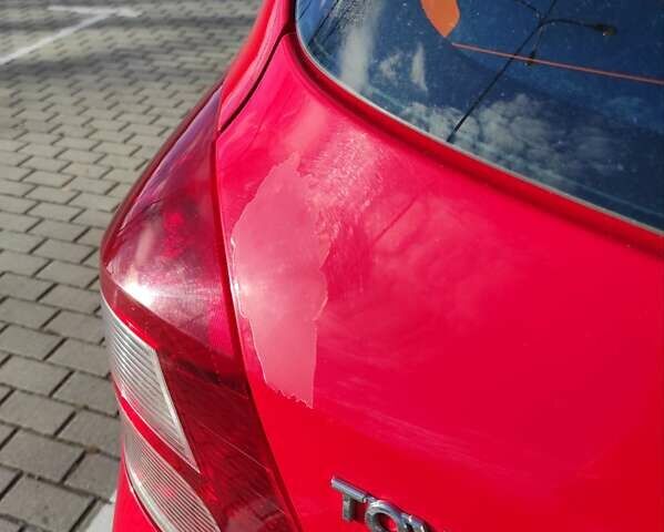 Красный Тойота Ярис, объемом двигателя 1 л и пробегом 43 тыс. км за 4800 $, фото 5 на Automoto.ua