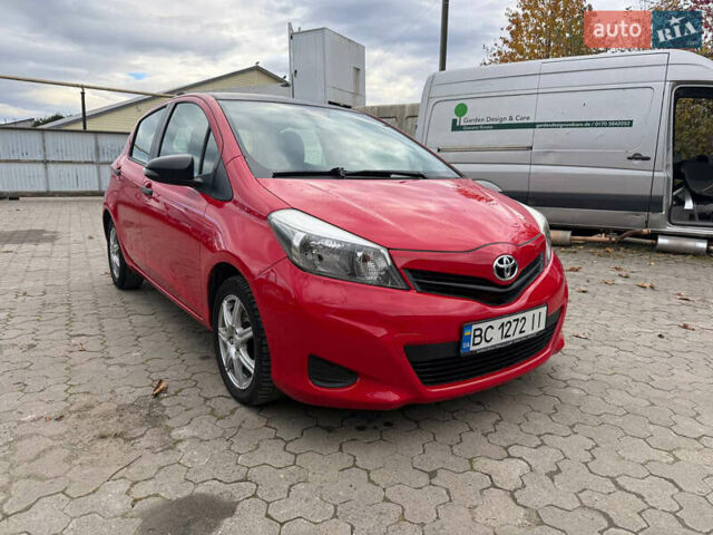 Червоний Тойота Яріс, об'ємом двигуна 1.36 л та пробігом 127 тис. км за 6300 $, фото 2 на Automoto.ua