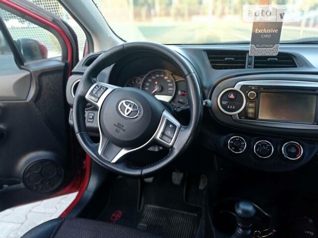 Красный Тойота Ярис, объемом двигателя 1.4 л и пробегом 232 тыс. км за 6500 $, фото 2 на Automoto.ua