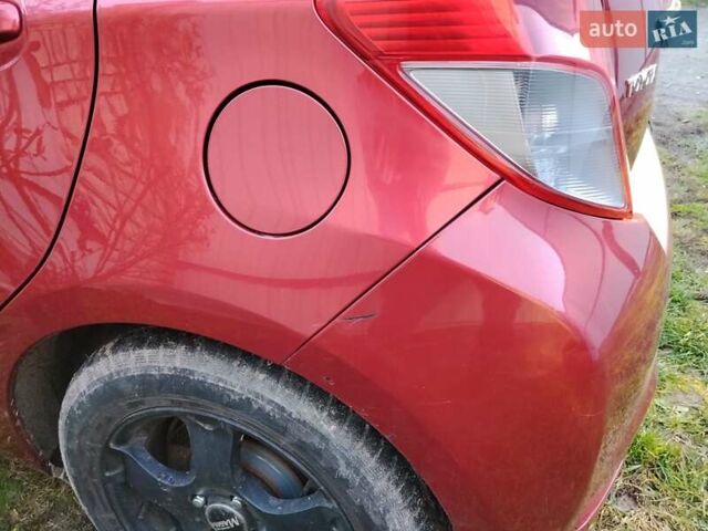 Красный Тойота Ярис, объемом двигателя 1.3 л и пробегом 177 тыс. км за 7600 $, фото 14 на Automoto.ua