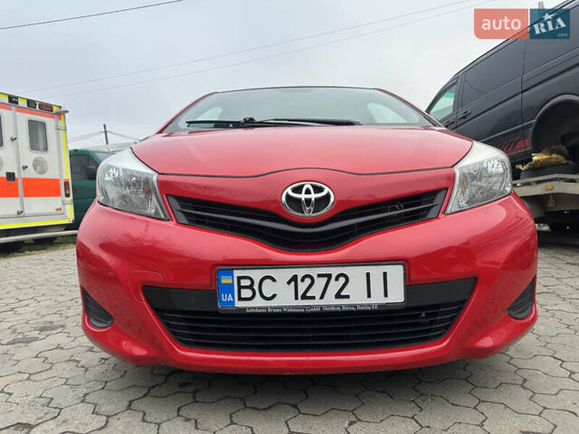 Червоний Тойота Яріс, об'ємом двигуна 1.36 л та пробігом 127 тис. км за 5950 $, фото 3 на Automoto.ua