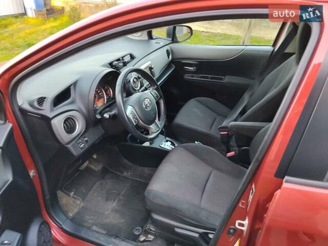 Красный Тойота Ярис, объемом двигателя 1.3 л и пробегом 177 тыс. км за 7600 $, фото 6 на Automoto.ua