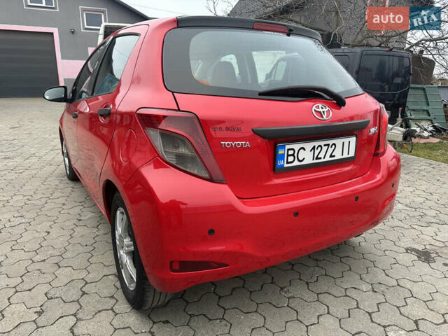 Червоний Тойота Яріс, об'ємом двигуна 1.36 л та пробігом 127 тис. км за 5950 $, фото 8 на Automoto.ua