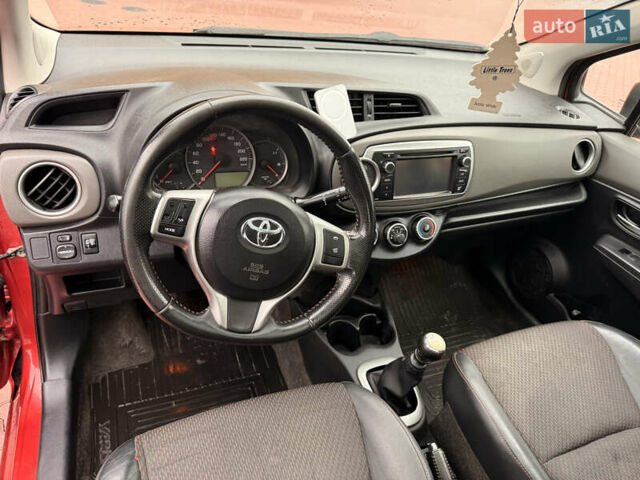 Красный Тойота Ярис, объемом двигателя 1.33 л и пробегом 140 тыс. км за 6700 $, фото 17 на Automoto.ua