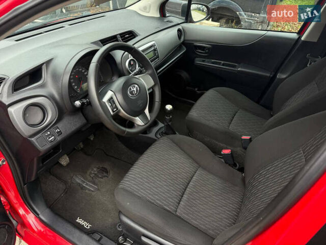 Червоний Тойота Яріс, об'ємом двигуна 1.36 л та пробігом 127 тис. км за 6300 $, фото 8 на Automoto.ua