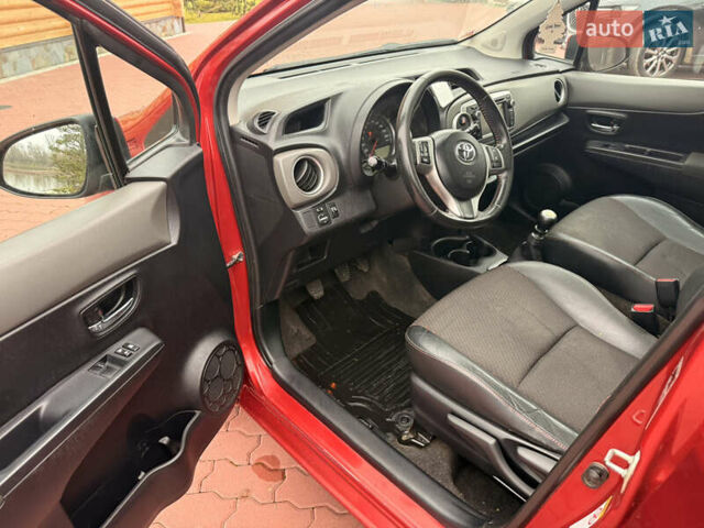Красный Тойота Ярис, объемом двигателя 1.33 л и пробегом 140 тыс. км за 6700 $, фото 16 на Automoto.ua