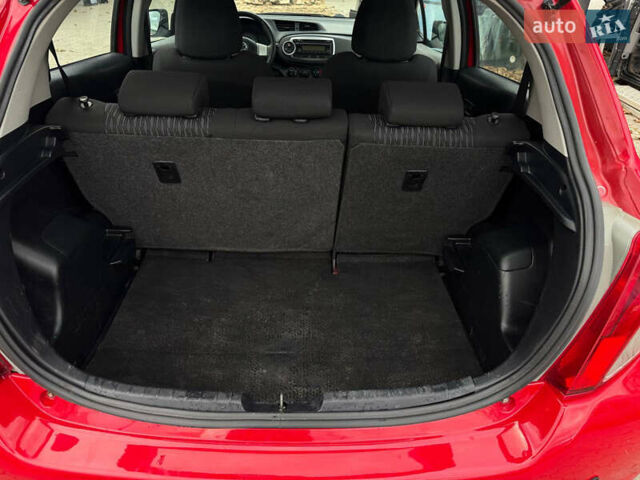 Червоний Тойота Яріс, об'ємом двигуна 1.36 л та пробігом 127 тис. км за 6300 $, фото 10 на Automoto.ua