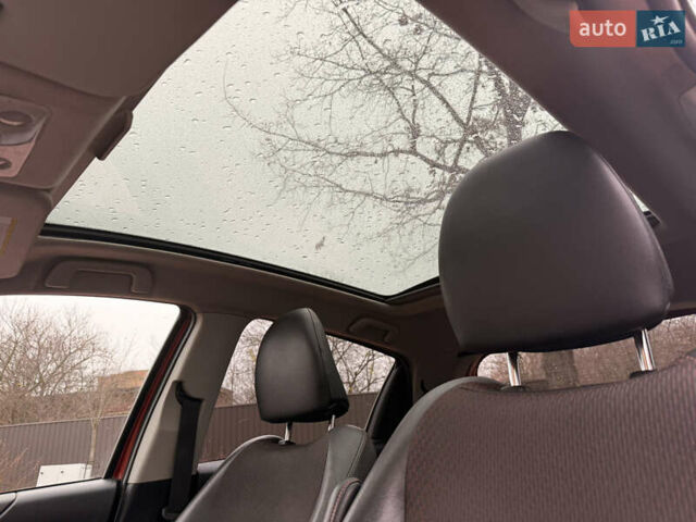 Красный Тойота Ярис, объемом двигателя 1.33 л и пробегом 140 тыс. км за 6700 $, фото 1 на Automoto.ua