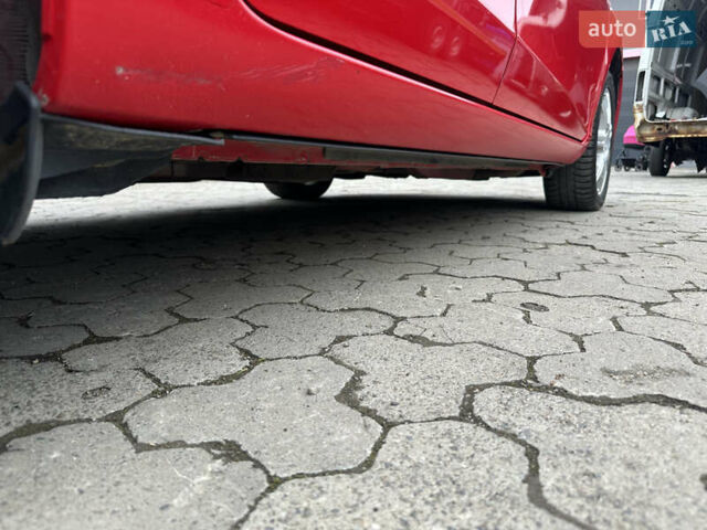 Червоний Тойота Яріс, об'ємом двигуна 1.36 л та пробігом 127 тис. км за 5950 $, фото 14 на Automoto.ua
