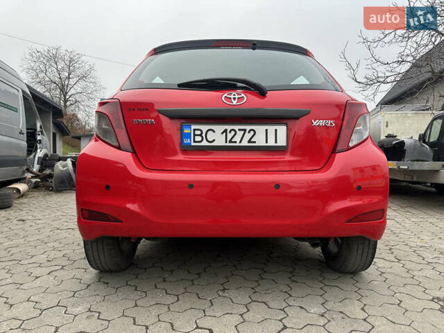 Червоний Тойота Яріс, об'ємом двигуна 1.36 л та пробігом 127 тис. км за 5950 $, фото 9 на Automoto.ua