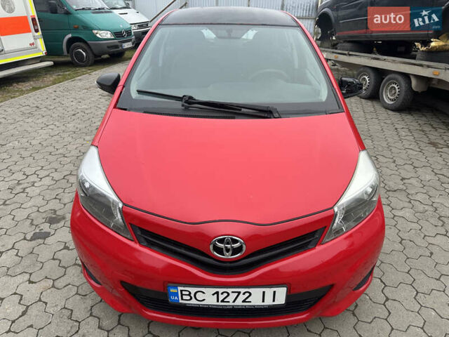 Червоний Тойота Яріс, об'ємом двигуна 1.36 л та пробігом 127 тис. км за 5950 $, фото 2 на Automoto.ua