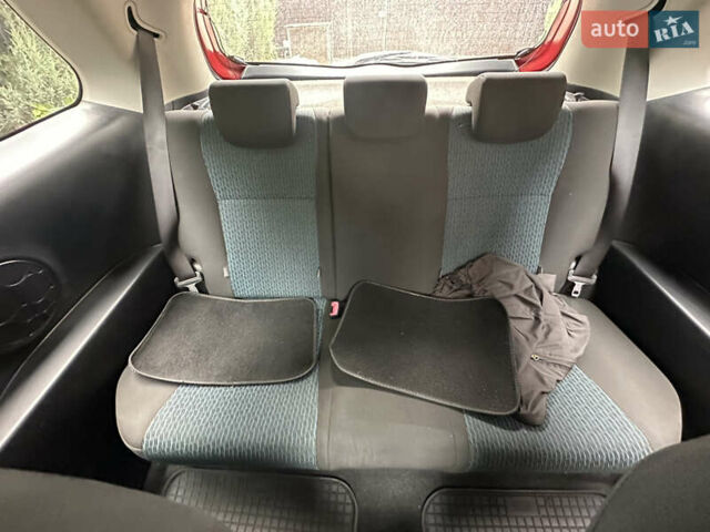 Красный Тойота Ярис, объемом двигателя 1.33 л и пробегом 129 тыс. км за 7300 $, фото 18 на Automoto.ua
