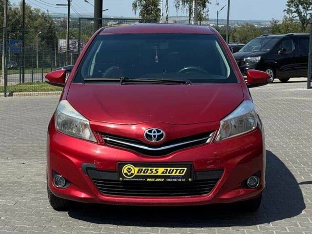 Красный Тойота Ярис, объемом двигателя 1.4 л и пробегом 269 тыс. км за 7600 $, фото 1 на Automoto.ua