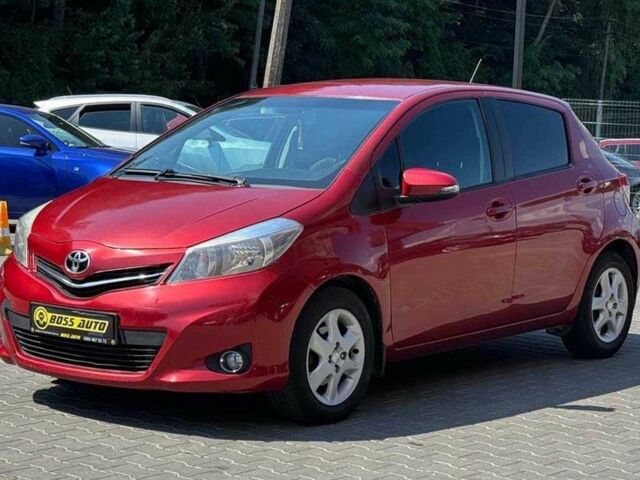 Красный Тойота Ярис, объемом двигателя 1.4 л и пробегом 269 тыс. км за 7600 $, фото 2 на Automoto.ua