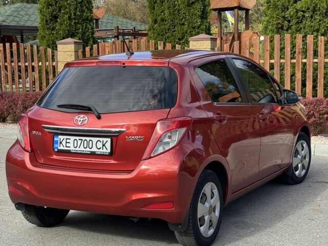 Червоний Тойота Яріс, об'ємом двигуна 1.3 л та пробігом 130 тис. км за 8950 $, фото 3 на Automoto.ua