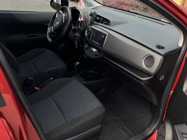 Червоний Тойота Яріс, об'ємом двигуна 1.3 л та пробігом 130 тис. км за 8950 $, фото 5 на Automoto.ua