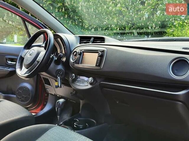 Красный Тойота Ярис, объемом двигателя 1.33 л и пробегом 106 тыс. км за 8900 $, фото 5 на Automoto.ua