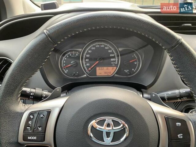 Красный Тойота Ярис, объемом двигателя 1.33 л и пробегом 78 тыс. км за 11600 $, фото 7 на Automoto.ua