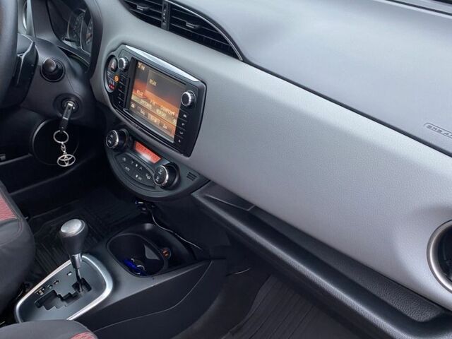 Червоний Тойота Яріс, об'ємом двигуна 1.3 л та пробігом 115 тис. км за 11700 $, фото 8 на Automoto.ua