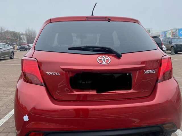 Червоний Тойота Яріс, об'ємом двигуна 1.3 л та пробігом 115 тис. км за 11700 $, фото 1 на Automoto.ua