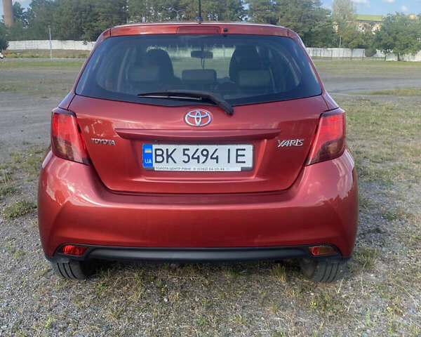 Красный Тойота Ярис, объемом двигателя 1.33 л и пробегом 63 тыс. км за 11500 $, фото 5 на Automoto.ua