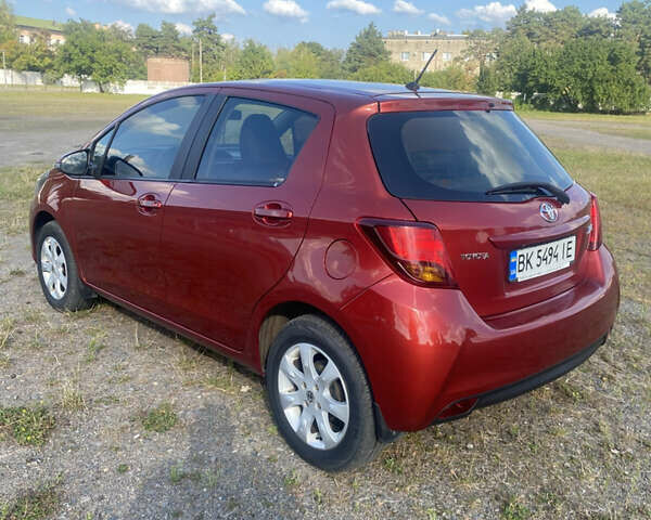 Красный Тойота Ярис, объемом двигателя 1.33 л и пробегом 63 тыс. км за 11500 $, фото 6 на Automoto.ua
