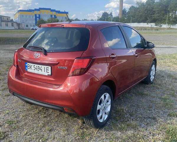 Красный Тойота Ярис, объемом двигателя 1.33 л и пробегом 63 тыс. км за 11500 $, фото 4 на Automoto.ua