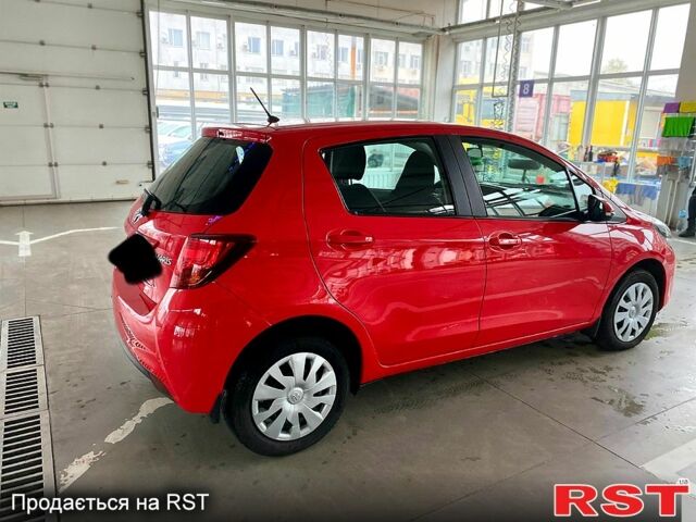 Червоний Тойота Яріс, об'ємом двигуна 1.3 л та пробігом 35 тис. км за 12300 $, фото 3 на Automoto.ua