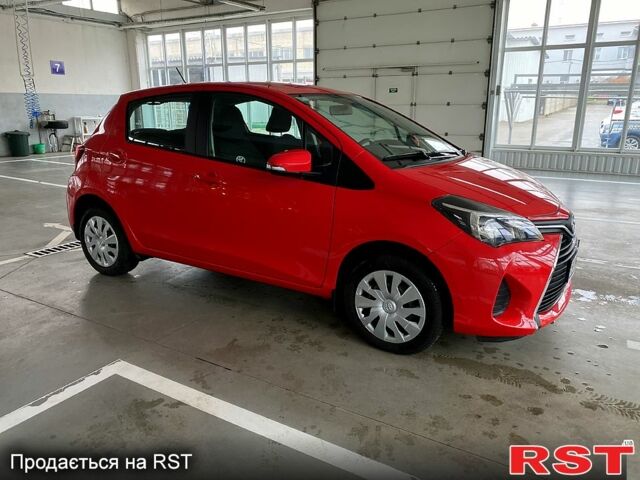 Червоний Тойота Яріс, об'ємом двигуна 1.3 л та пробігом 35 тис. км за 12300 $, фото 4 на Automoto.ua