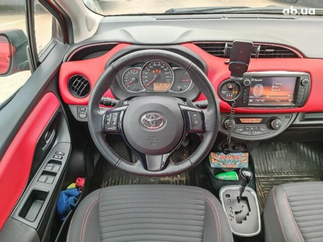 Червоний Тойота Яріс, об'ємом двигуна 1.3 л та пробігом 88 тис. км за 10440 $, фото 14 на Automoto.ua