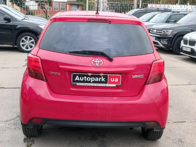 Червоний Тойота Яріс, об'ємом двигуна 1.3 л та пробігом 88 тис. км за 10440 $, фото 7 на Automoto.ua