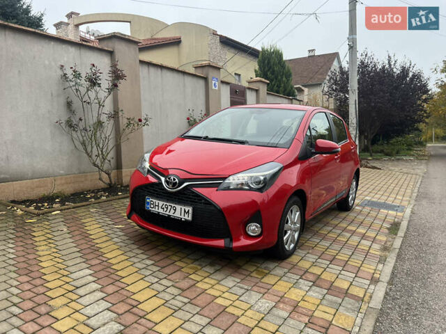 Тойота Ярис 2015 в Одессе на Automoto.ua Красный Тойота Ярис, объемом двигателя 1.33 л и пробегом 72 тыс. км за 9700 $, фото 4 на Automoto.ua
