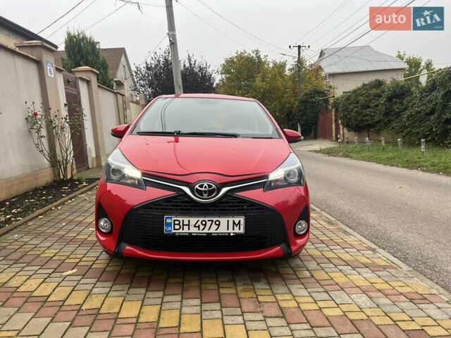 Тойота Ярис 2015 в Одессе на Automoto.ua Красный Тойота Ярис, объемом двигателя 1.33 л и пробегом 72 тыс. км за 9700 $, фото 5 на Automoto.ua