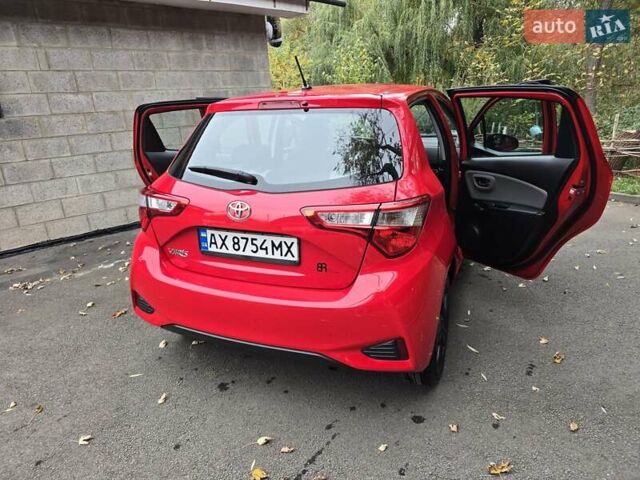Тойота Ярис 2018 в Харькове на Automoto.ua Красный Тойота Ярис, объемом двигателя 1 л и пробегом 21 тыс. км за 10500 $, фото 2 на Automoto.ua