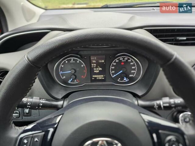 Тойота Ярис 2018 в Харькове на Automoto.ua Красный Тойота Ярис, объемом двигателя 1 л и пробегом 21 тыс. км за 10500 $, фото 37 на Automoto.ua